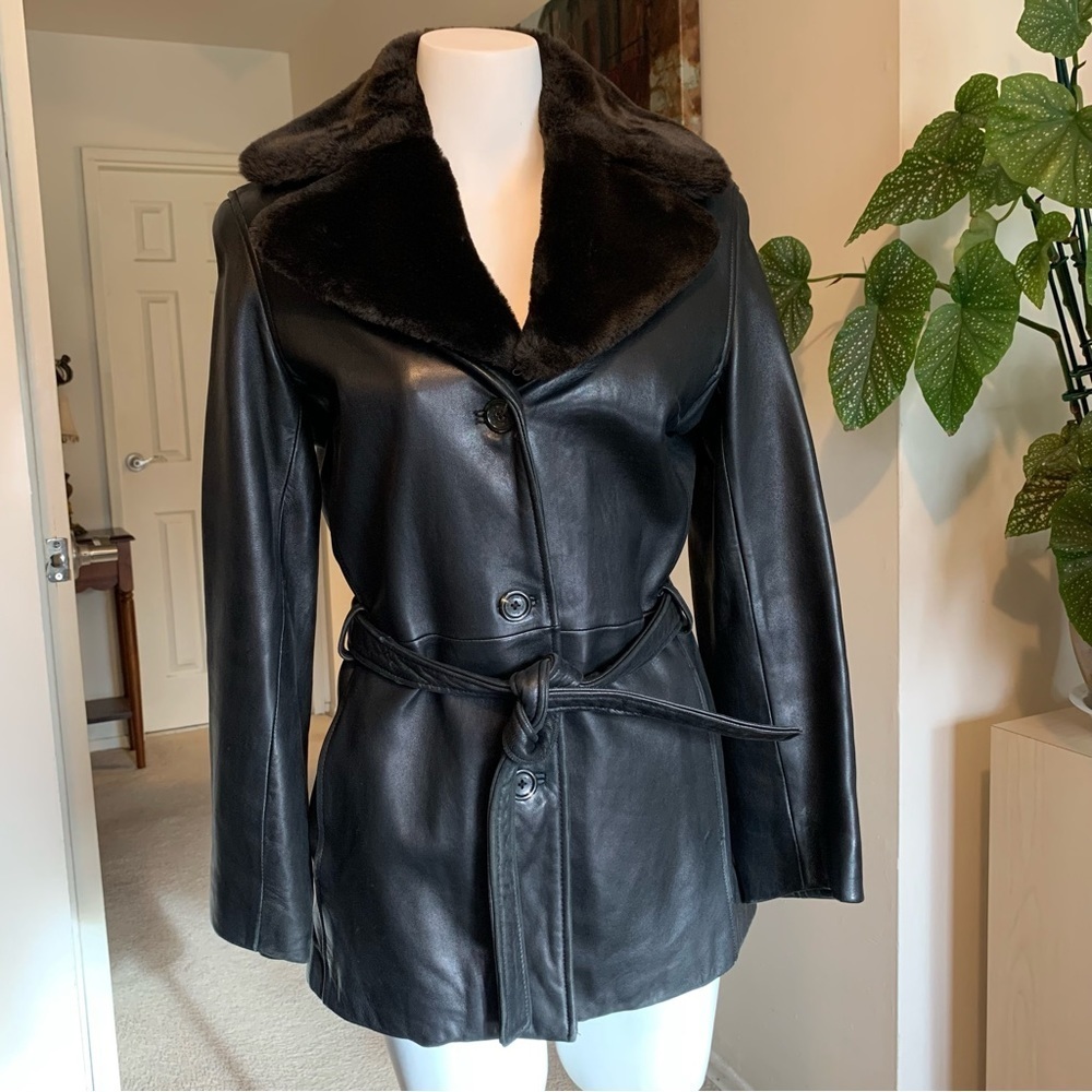 Andrew Marc of NY Vtg Faux Fur Collar Button Front Belted Leather Jacket…